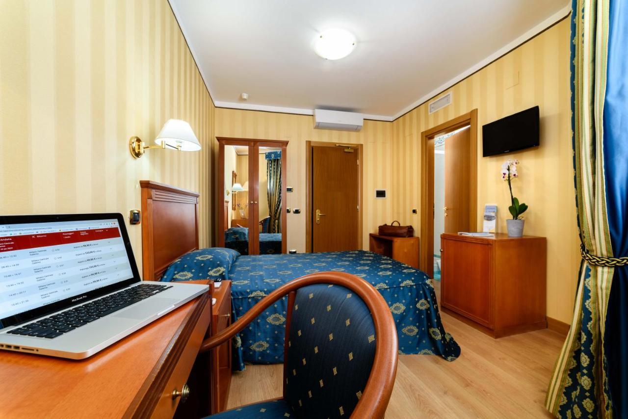 Hotel Hermitage Пола Екстериор снимка